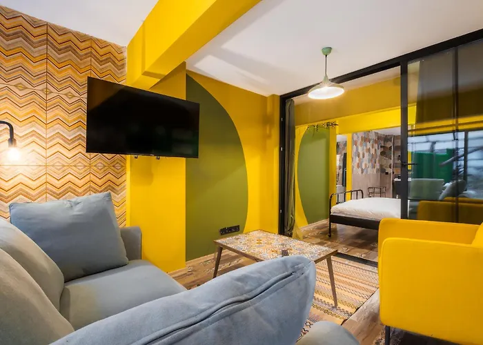 Flat W Jacuzzi And Backyard 6 Min To Kadikoy Coast