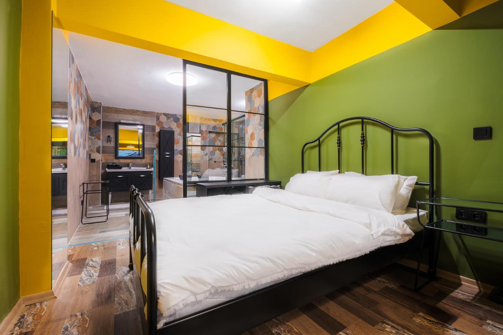 Flat W Jacuzzi And Backyard 6 Min To Kadikoy Coast Daire İstanbul