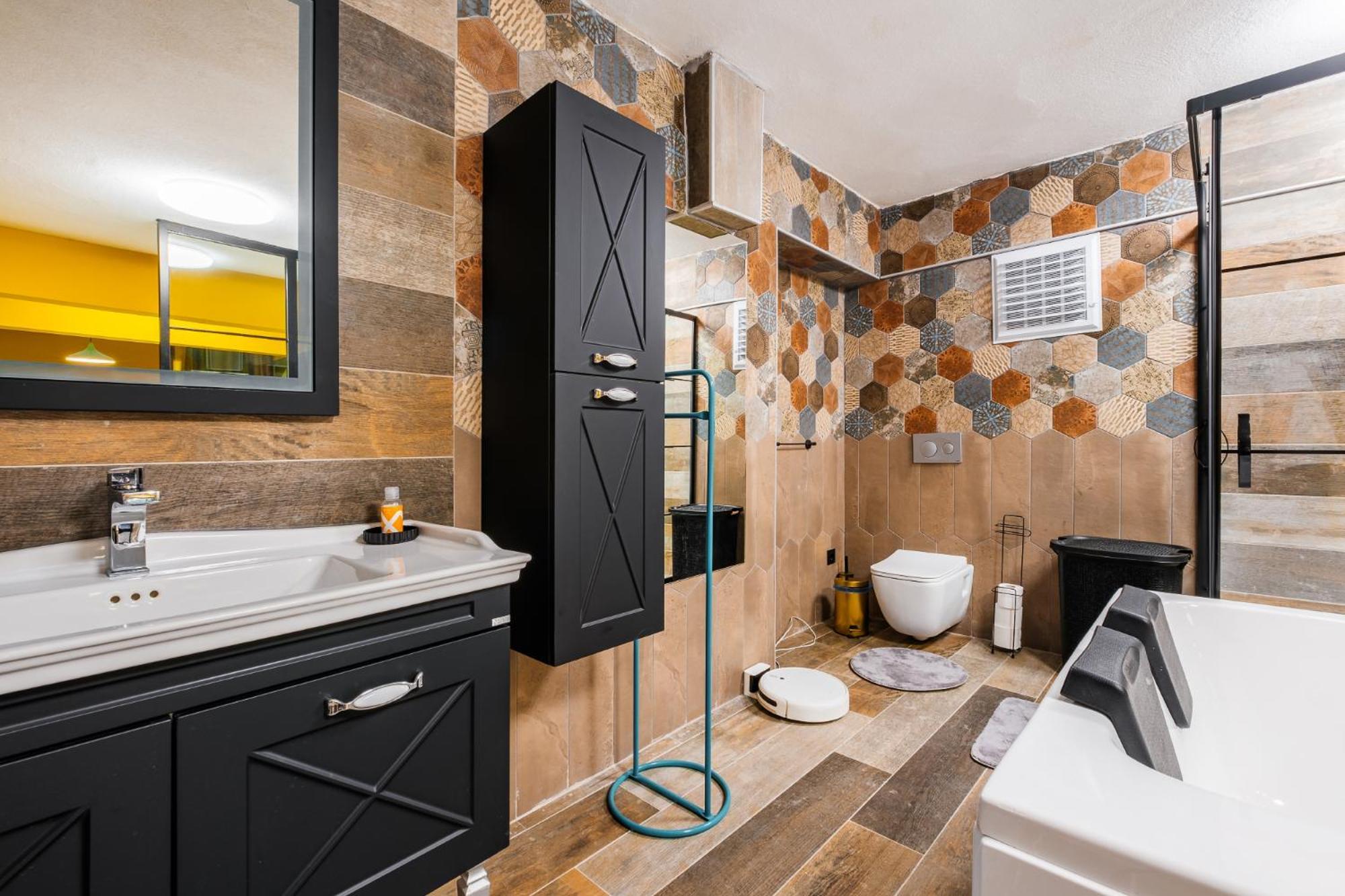 Flat W Jacuzzi And Backyard 6 Min To Kadikoy Coast *