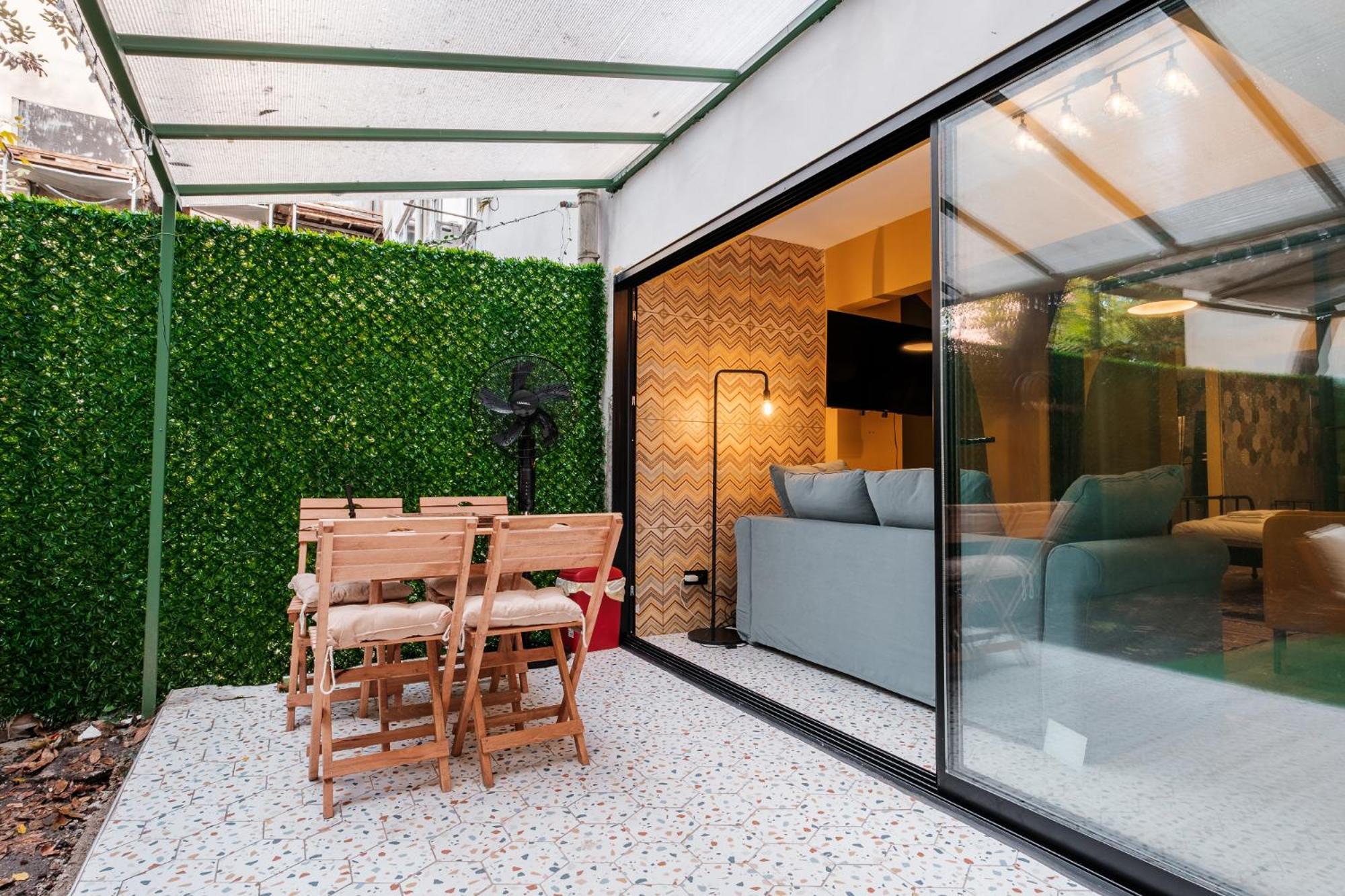 Flat W Jacuzzi And Backyard 6 Min To Kadikoy Coast Apartment Istanbul